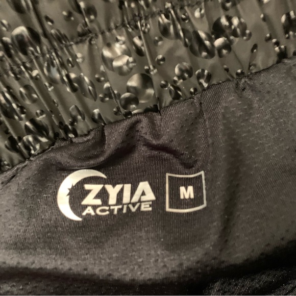 ZYIA Black Bubbles Hi-Rise Bomber Shorts Medium Water Droplets - Picture 5 of 16